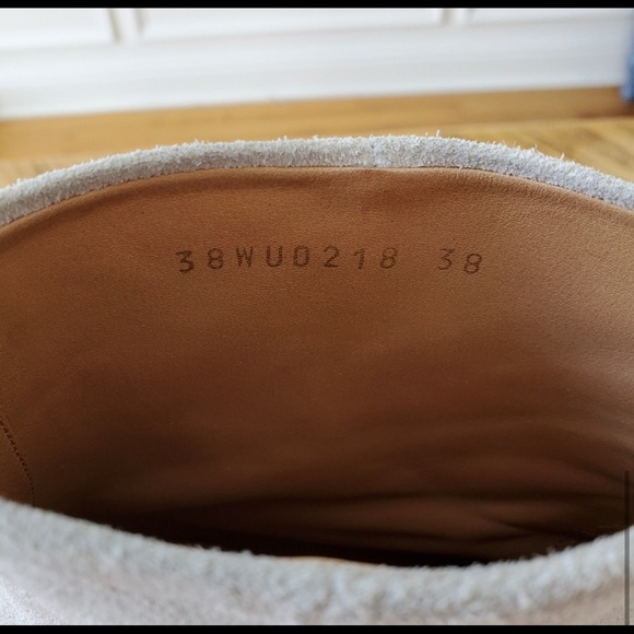 MAISON MARTIN MARGIELA | White Suede Ankle Booties - Picture 5 of 5